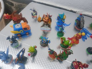 Skylanders Spyro's Adventure - Figuras y Cartas
