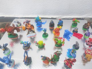 Skylanders Spyro's Adventure - Figuras y Cartas