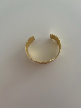 Brazalete dorado ajustable nuevo