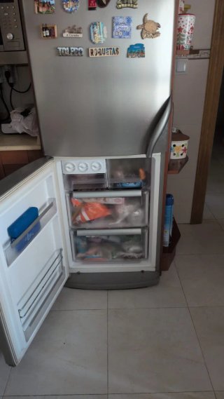 Frigorífico LG plateado