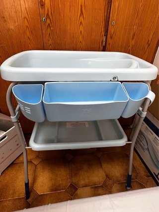Bañera bebé azul con soporte de la marca Chicco