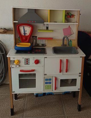 Cocinita de madera para niños