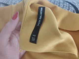 Vestido amarillo con volantes