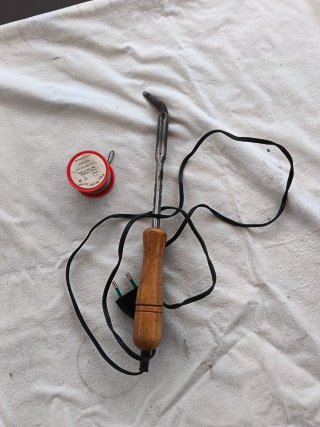 Soldador de estaño con rollo
