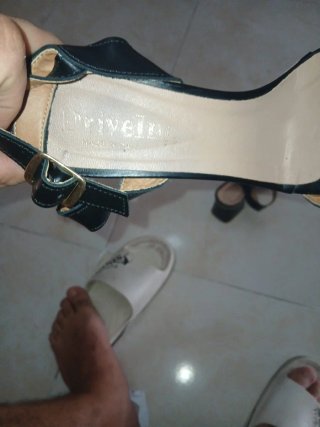 Scarpe eleganti nere con tacco
