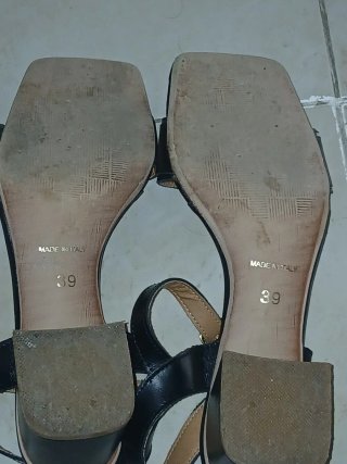 Scarpe eleganti nere con tacco