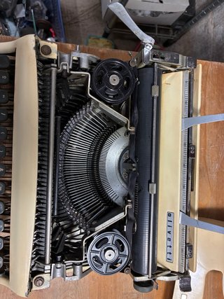 Máquina de escribir Olivetti Pluma 22