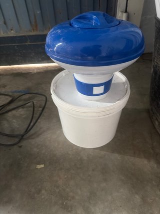 Cubo Cloro Piscina con Flotador