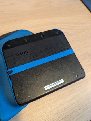 Nintendo 2DS + 4 Juegos