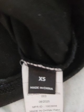 Camiseta Shein escote cuadrado negra XS