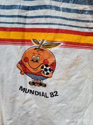 Chubasquero Naranjito Mundial 82