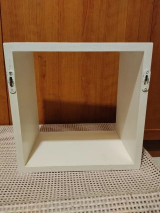 Estante cuadrado de madera