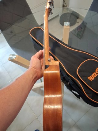 Ukelele Tenor Rock Jam con afinador