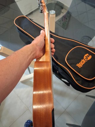 Ukelele Tenor Rock Jam con afinador