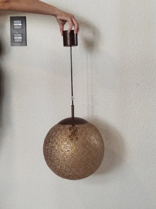 Lámpara colgante metálica dorada decorativa