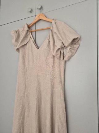 Vestido Zara bege com mangas bufantes
