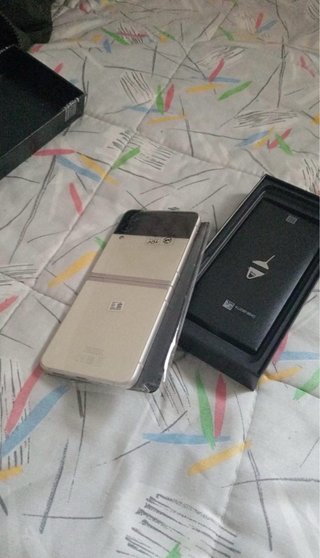 Samsung Galaxy Z Flip3 5G Caja