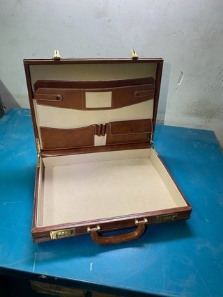 Maletín ejecutivo piel Bugatti