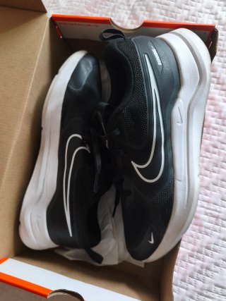Deportivas Nike Negras y Blancas