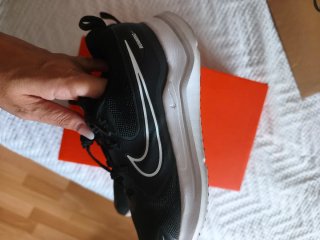 Deportivas Nike Negras y Blancas