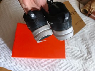 Deportivas Nike Negras y Blancas