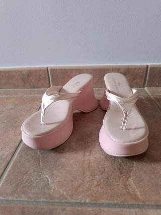Sandalias con plataforma rosas