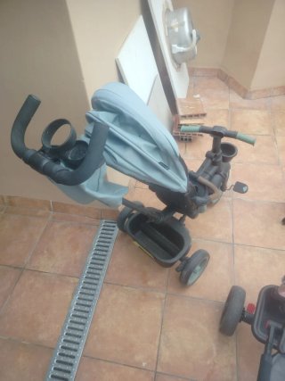 2 Triciclos para bebé con toldo y manillar 2x1