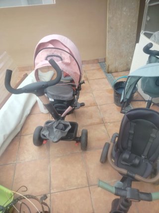 2 Triciclos para bebé con toldo y manillar 2x1