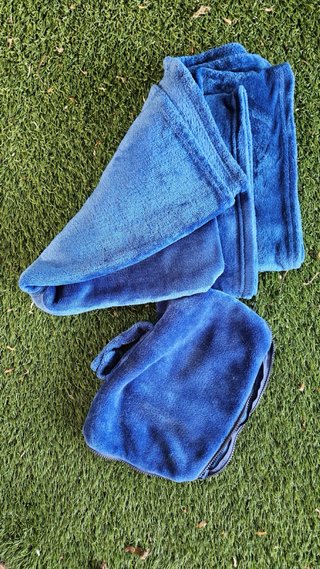 Manta Azul Fleece con Bolsa