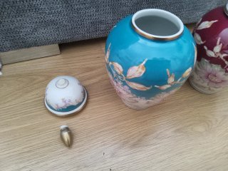 Juego de 2 jarrones de porcelana decorados