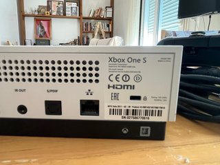 Xbox One S Blanca + Mando