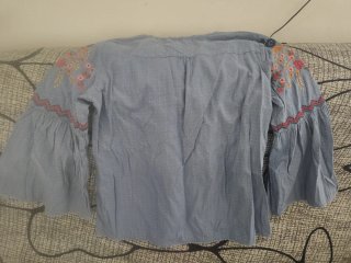 Camisa bordada manga acampanada