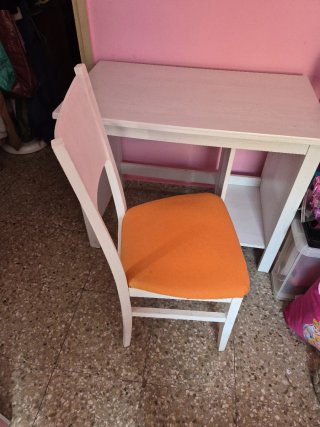 Escritorio y silla infantil