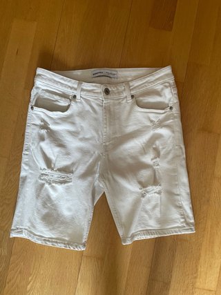 Bershka Pantalón Vaquero Corto Blanco Roto