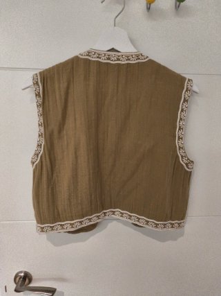 Chaleco Zara bordado floral