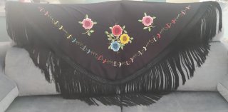 Mantón de Manila bordado flores, venta en persona.