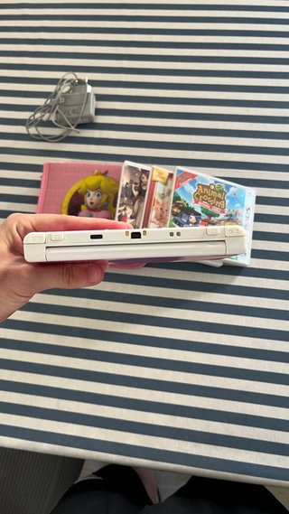 Nintendo 3DS XL Rosa con caricatore, stilo e custodia