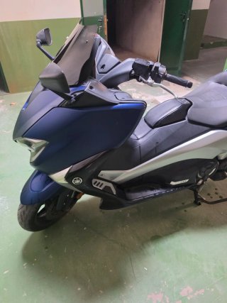 Yamaha T-MAX 530 DX Maxi Scooter Azul/Plata