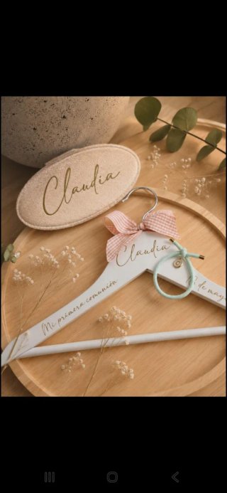 Percha personalizada y joyero