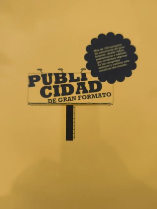 Publicidad de gran formato (English and Spanish...