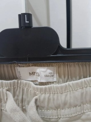 Pantalón cargo beige niño Mango talla 116cm