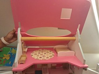 Casa de muñecas rosa
