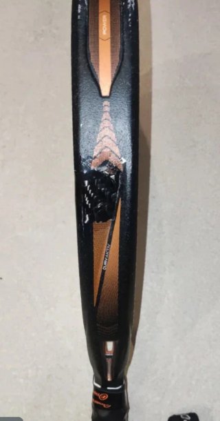 Bullpadel Vertex 04 2025. (Reparada).