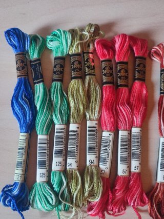 26 madejas hilo DMC