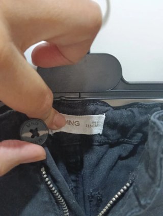Pantalón cargo color negro de niño