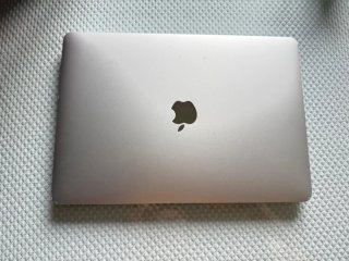 MacBook Pro 13" M2 2022 Plata