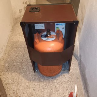 Calefactor gas Marrón y Negro
