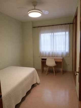 Alquilo habitación en piso compartido estudiantes