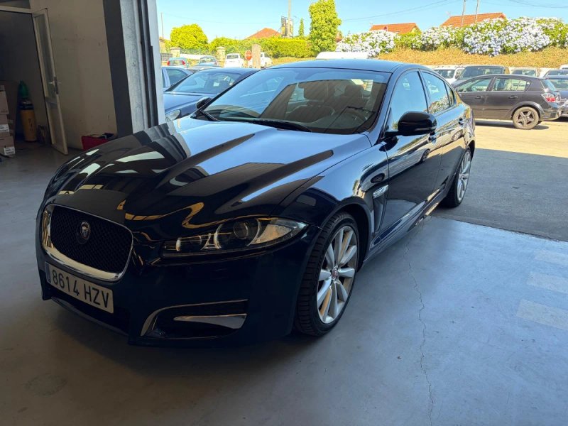 Jaguar XF 2014 - foto 1