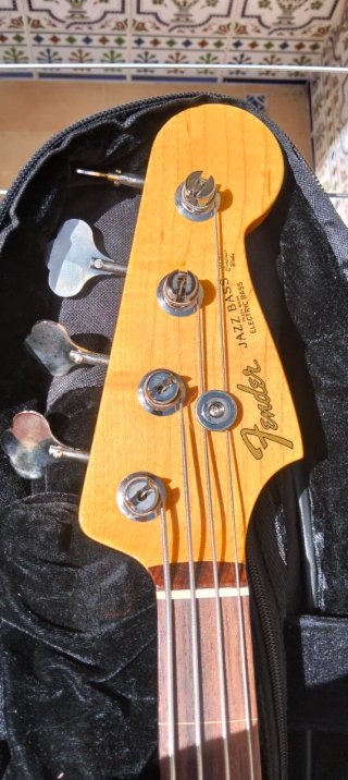 Bajo Fender Jazz Bass Fretless (Japón)